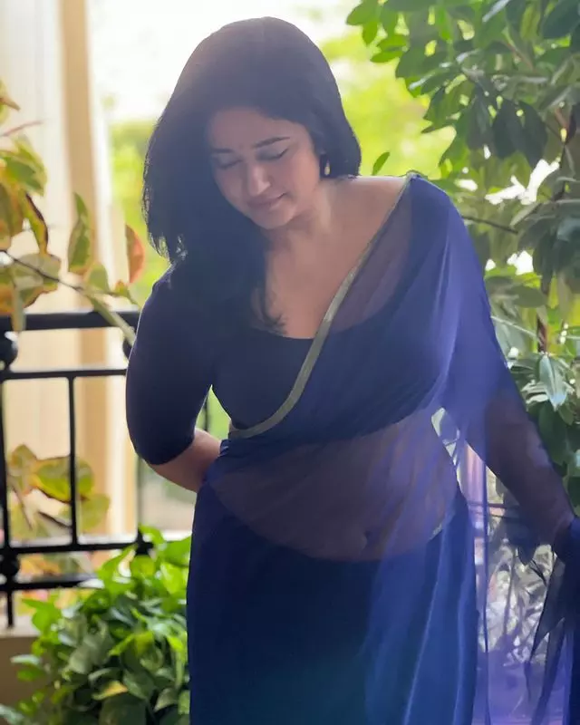 Timeless Beauty and Talent: Poonam Bajwas Captivating Photos