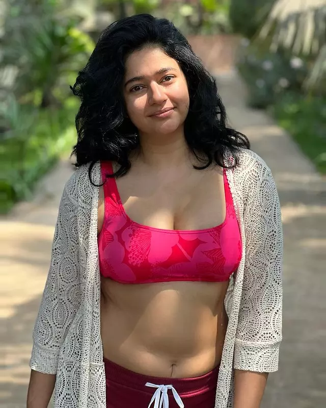 Timeless Beauty and Talent: Poonam Bajwas Captivating Photos Timeless Beauty and Talent: Poonam Bajwas Captivating Photos