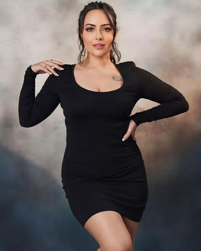 Aanchal Munjal Welcomes March in Style