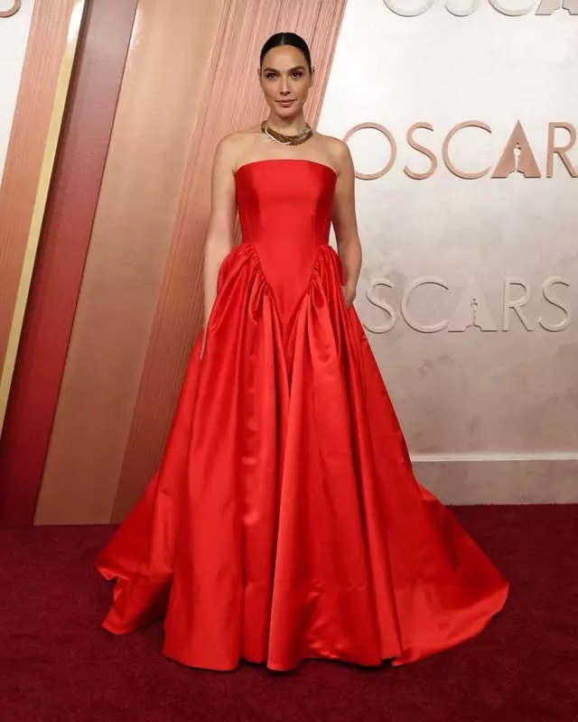 Oscars 2025: A Night of Elegance and Unique Styles from A-List Celebrities! Oscars 2025: A Night of Elegance and Unique Styles from A-List Celebrities!