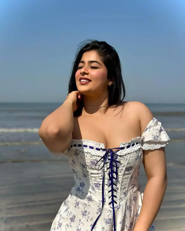 Nikita Sharma: Simplicity Meets Elegance