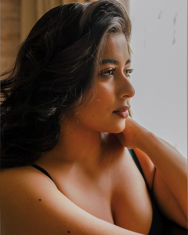 Nikita Sharma: Simplicity Meets Elegance