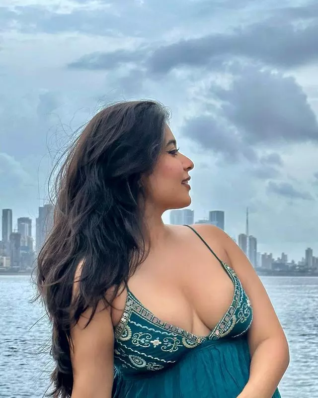 Nikita Sharma: Simplicity Meets Elegance