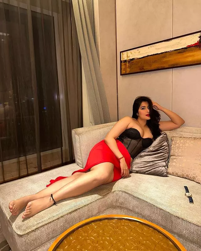 Nikita Sharma: Simplicity Meets Elegance