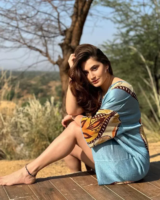 Shivaleeka Oberois Playful Take On Monday Blues Shivaleeka Oberois Playful Take On Monday Blues