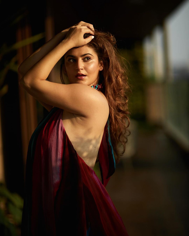 Shivaleeka Oberois Playful Take On Monday Blues Shivaleeka Oberois Playful Take On Monday Blues