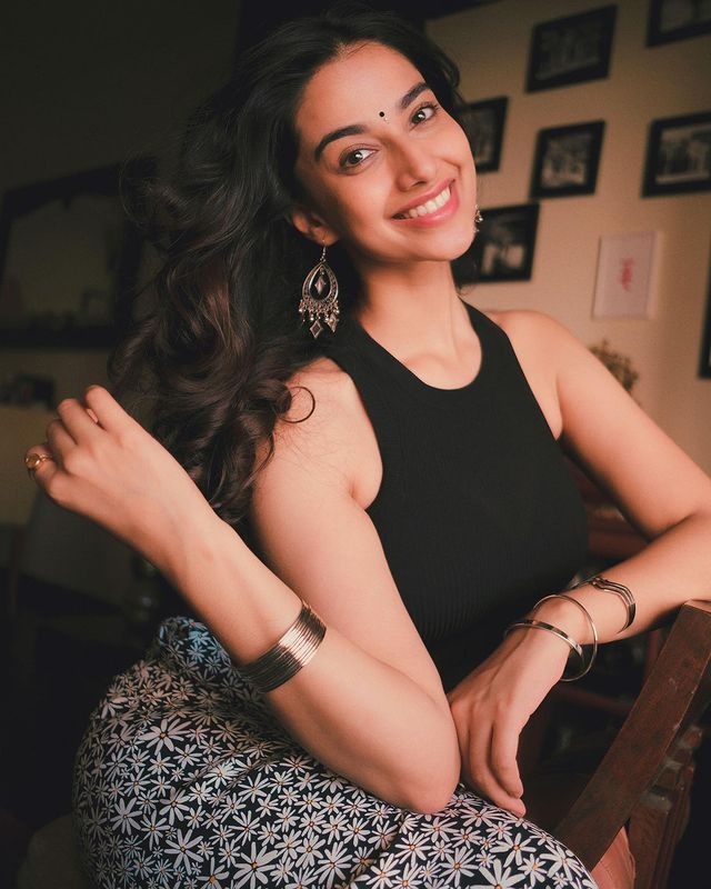 Meenakshi Chaudhary Makes Instagram Feel Like A Personal Runway Show Meenakshi Chaudhary Makes Instagram Feel Like A Personal Runway Show