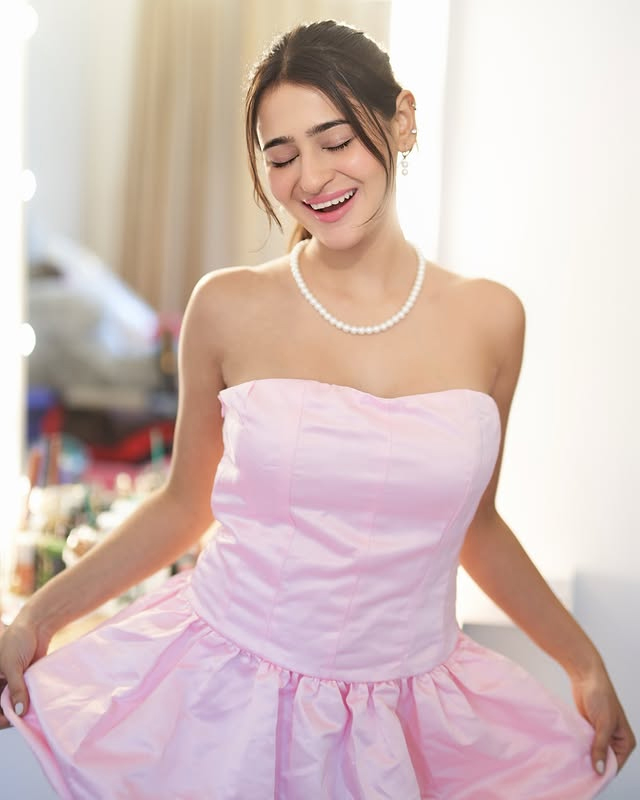 Prakriti Pavanis Effortless Barbie Charm Prakriti Pavanis Effortless Barbie Charm