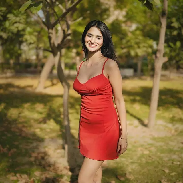 Prakriti Pavanis Effortless Barbie Charm Prakriti Pavanis Effortless Barbie Charm