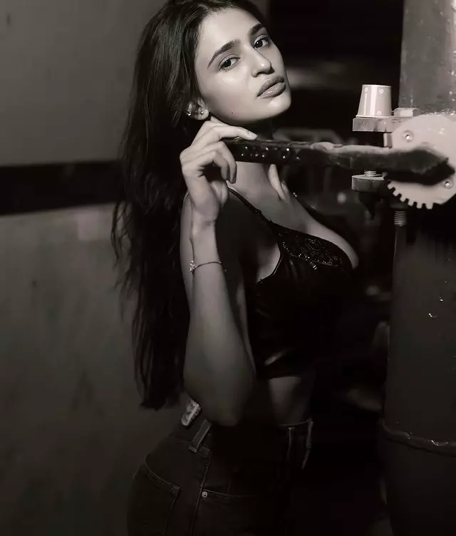 Prakriti Pavanis Effortless Barbie Charm Prakriti Pavanis Effortless Barbie Charm