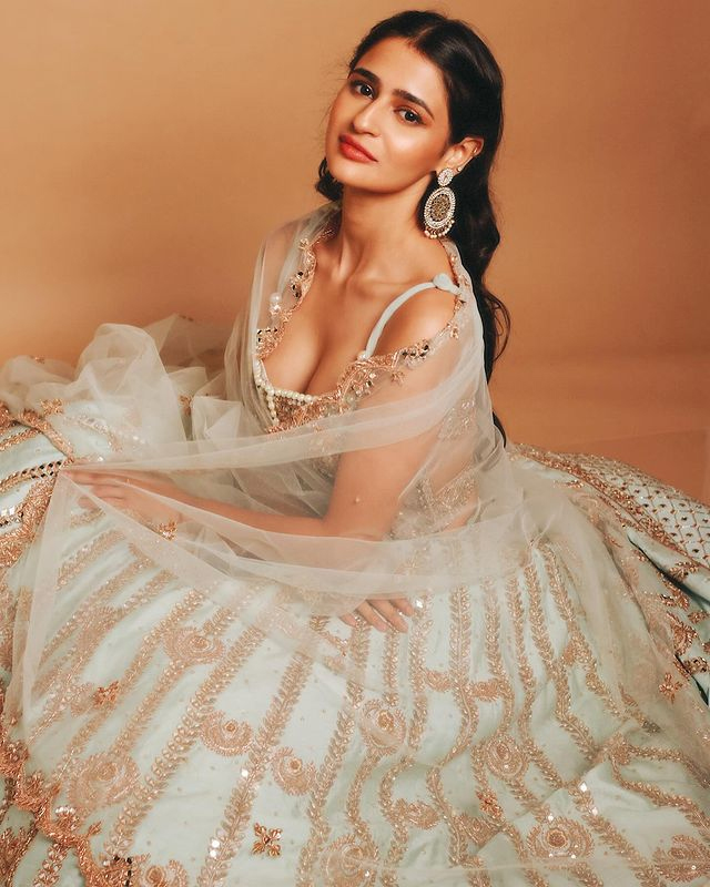 Prakriti Pavanis Effortless Barbie Charm Prakriti Pavanis Effortless Barbie Charm