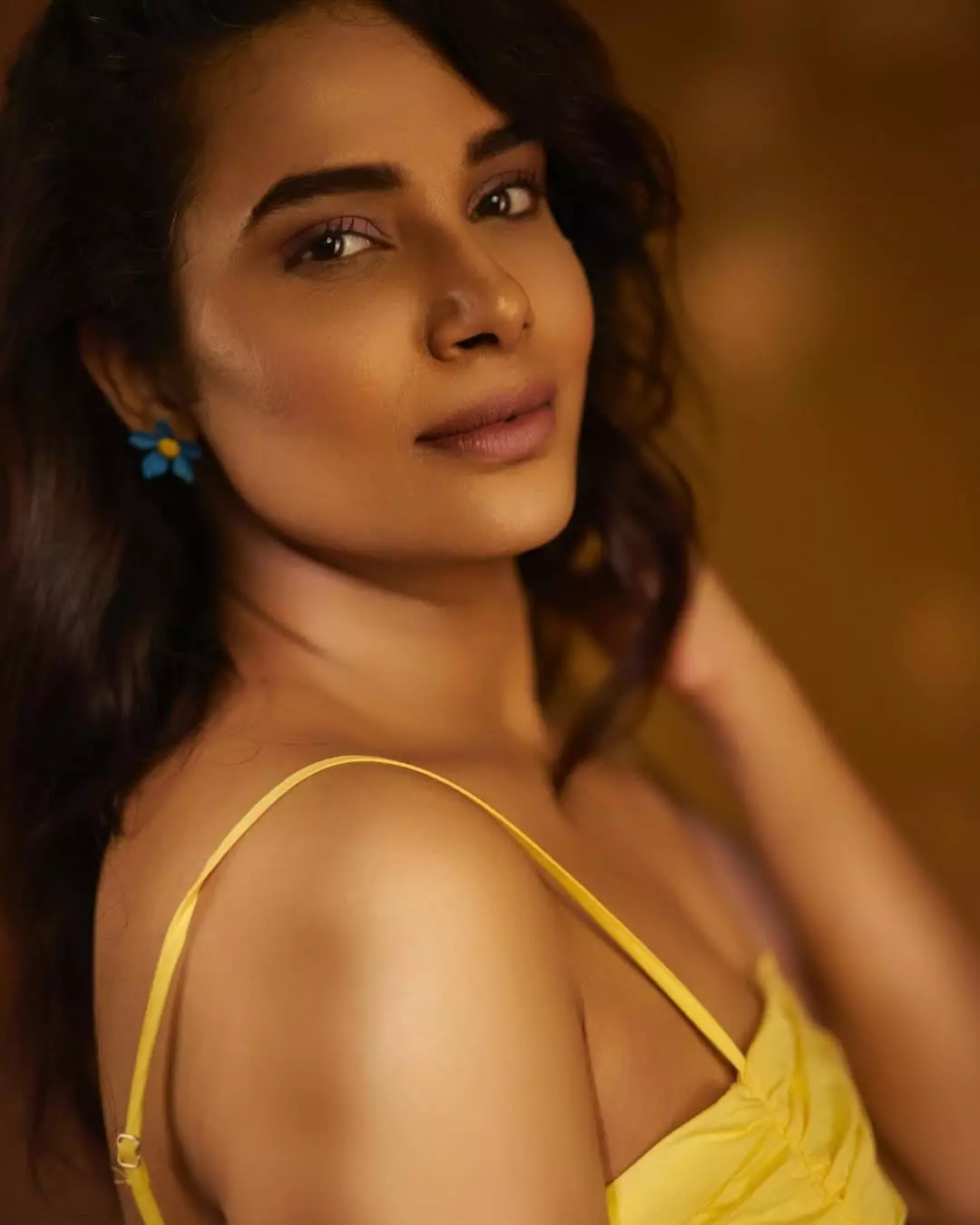 Hari Teja Aces the Fashion Game in Saree