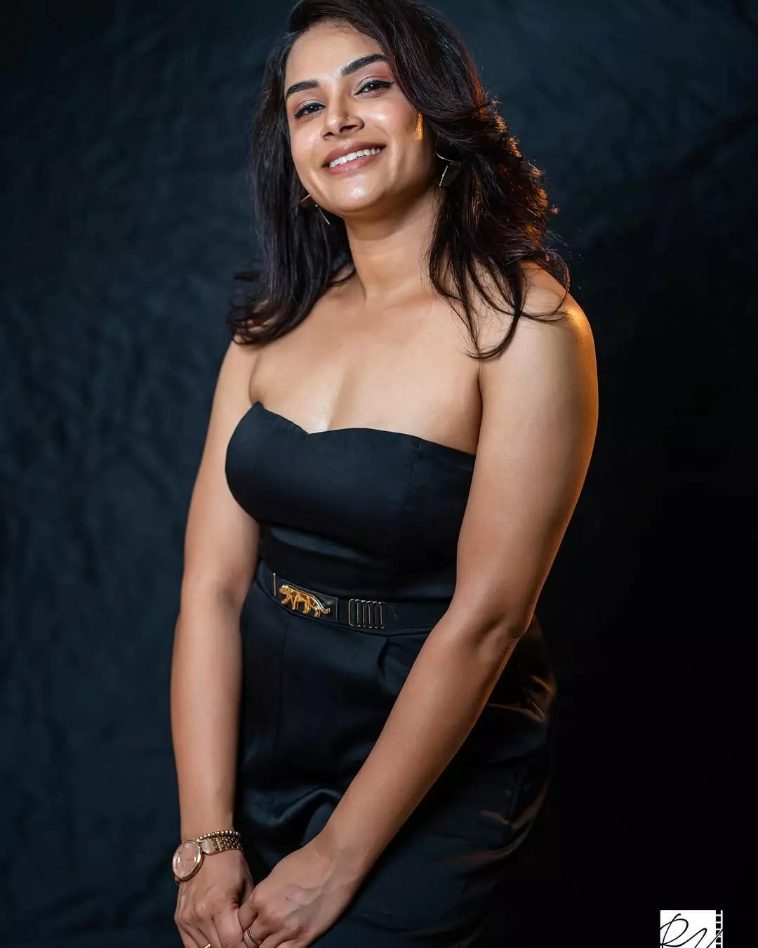 Hari Teja Aces the Fashion Game in Saree