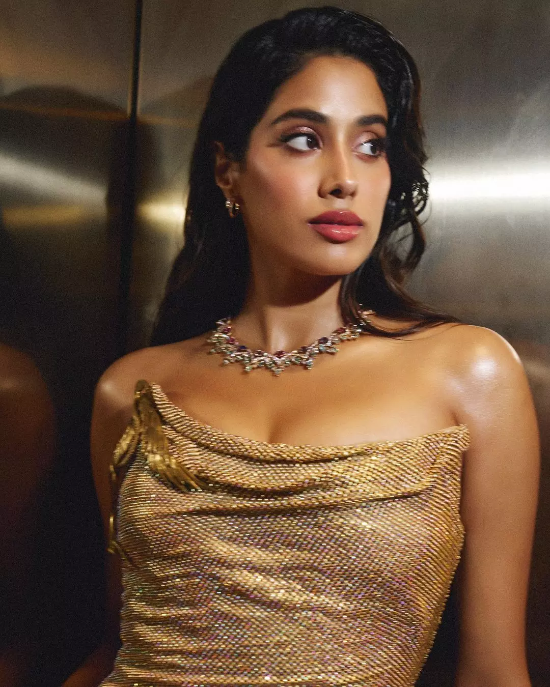 Janhvi Kapoor A Vision of Elegance and Glamour Janhvi Kapoor A Vision of Elegance and Glamour