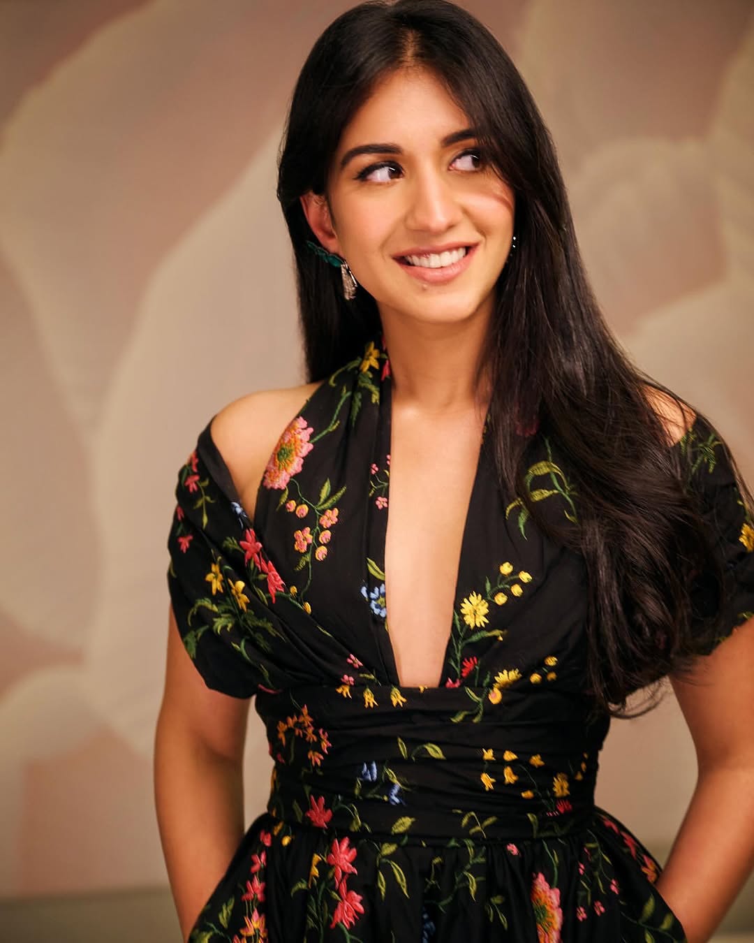 One Year to Radhika’s Hastakshar Ceremony; A Fashion Statement to Remember One Year to Radhika’s Hastakshar Ceremony; A Fashion Statement to Remember