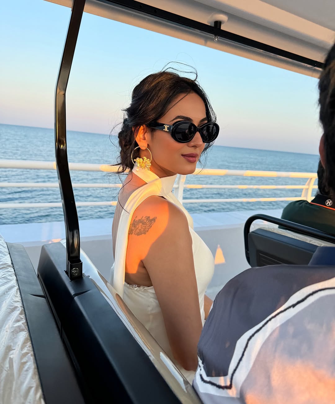 Sonal Chauhan Enjoys the Tropical Bliss of Furaveri Maldives Sonal Chauhan Enjoys the Tropical Bliss of Furaveri Maldives