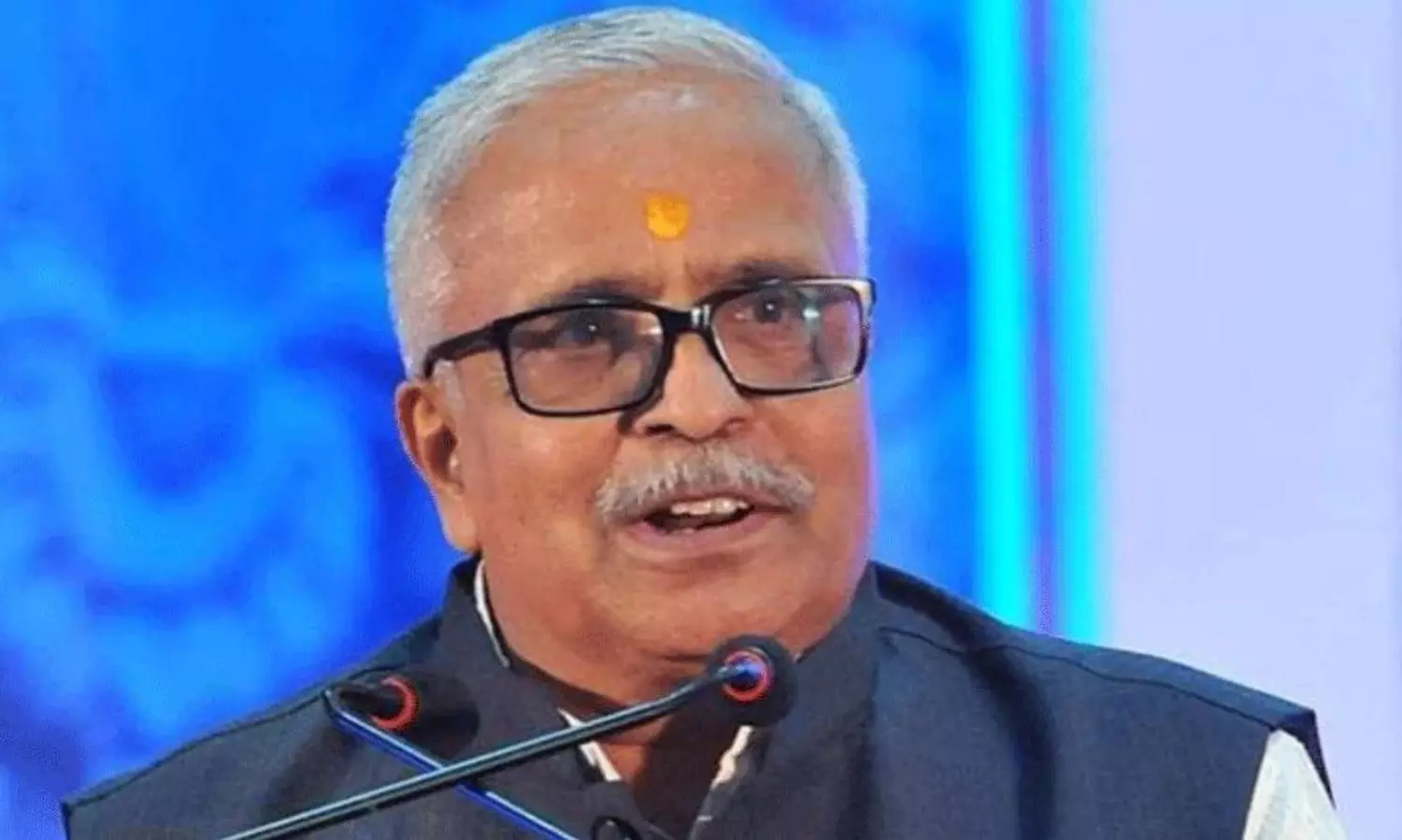 తమిళ లొల్లి మధ్య ముంబైలో మరాఠీ మంటలు.. మరో భాషా వివాదం తమిళ లొల్లి మధ్య ముంబైలో మరాఠీ మంటలు.. మరో భాషా వివాదం