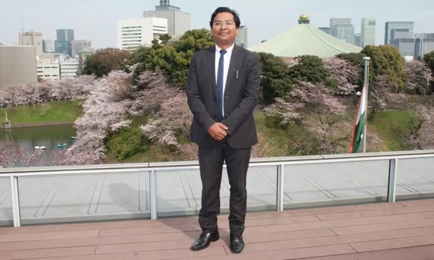 భవనంపై నుంచి దూకి విదేశాంగ శాఖ అధికారి ఆత్మహత్య భవనంపై నుంచి దూకి విదేశాంగ శాఖ అధికారి ఆత్మహత్య