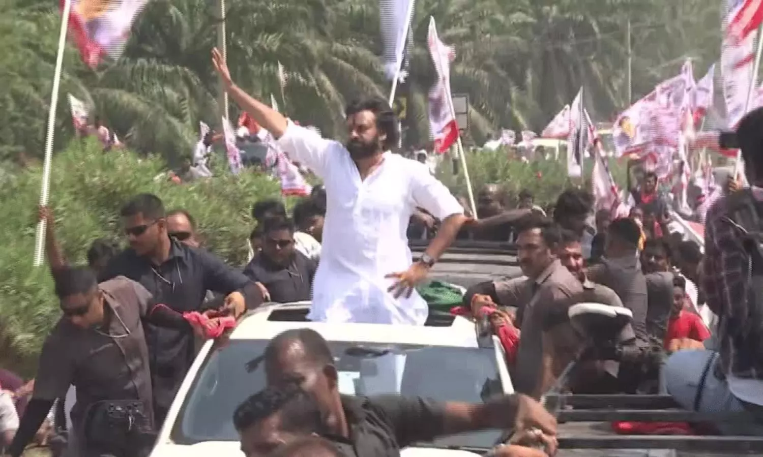 పిఠాపురం దద్దరిల్లుతుందిట !