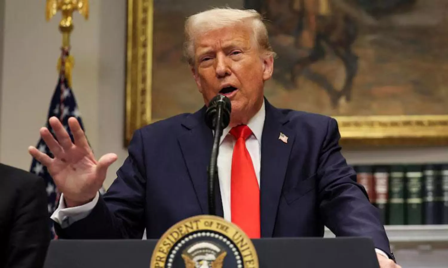 ట్రంప్ దెబ్బకు భారత్ కూడా సుంకాలు తగ్గించిందా? ట్రంప్ దెబ్బకు భారత్ కూడా సుంకాలు తగ్గించిందా?