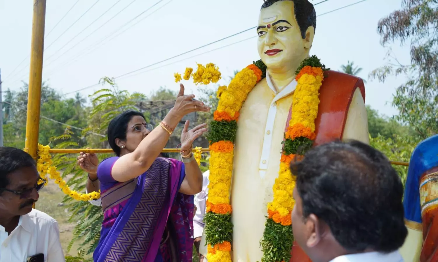 భువనేశ్వరి ఫుల్ టైమ్ పాలిటిక్స్! పురందేశ్వరికి మించిపోతారా?