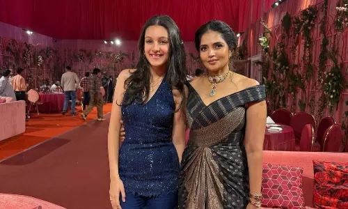 షో స్టాప‌ర్ సితార ఘ‌ట్ట‌మ‌నేని స్ట‌న్నింగ్ లుక్