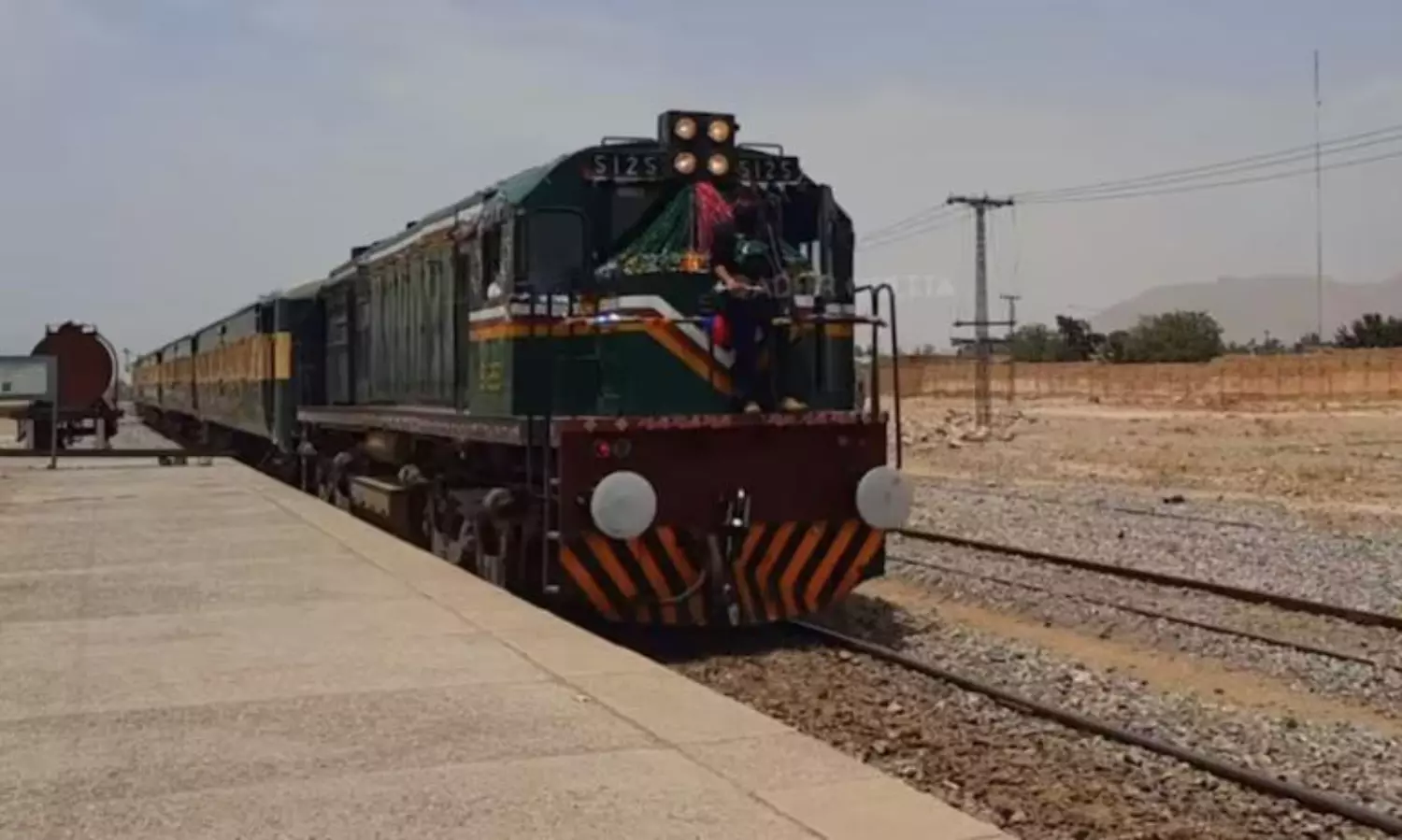 పాక్ లో రైలు హైజాక్.. చాంపియన్స్ ట్రోఫీ వేళ జరిగి ఉంటే.. గగ్గోలే?