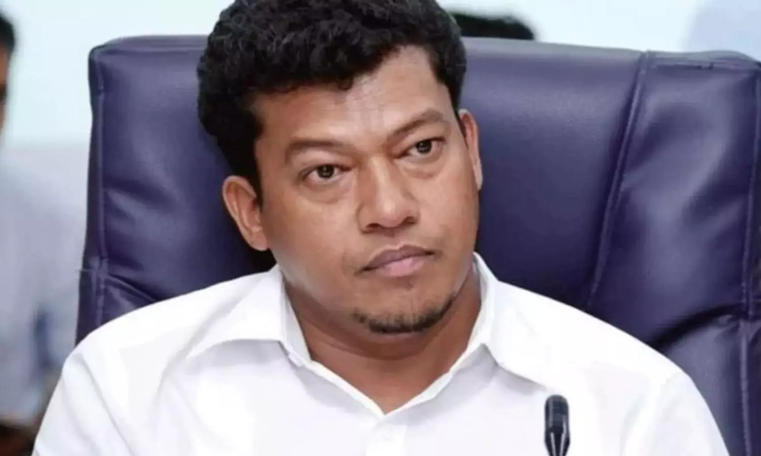 గట్టిగా మాట్లాడితే లోపలేస్తారు.. మాజీ మంత్రి సిదిరిలో భయం