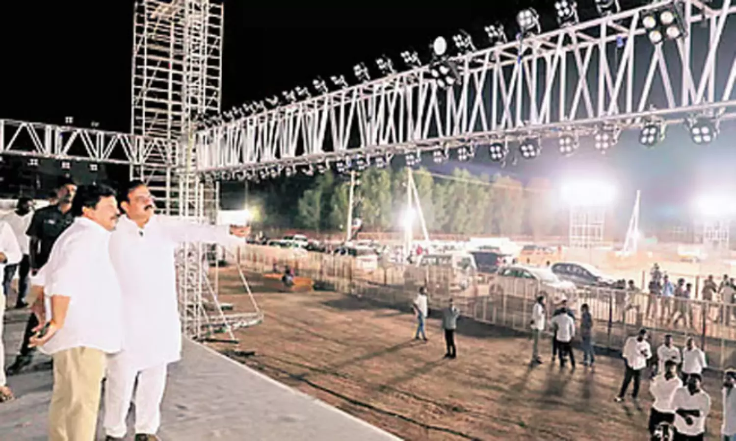 జనసేన ప్లీనరీకి వైసీపీ నుంచి భారీ క్యూ ? జనసేన ప్లీనరీకి వైసీపీ నుంచి భారీ క్యూ ?