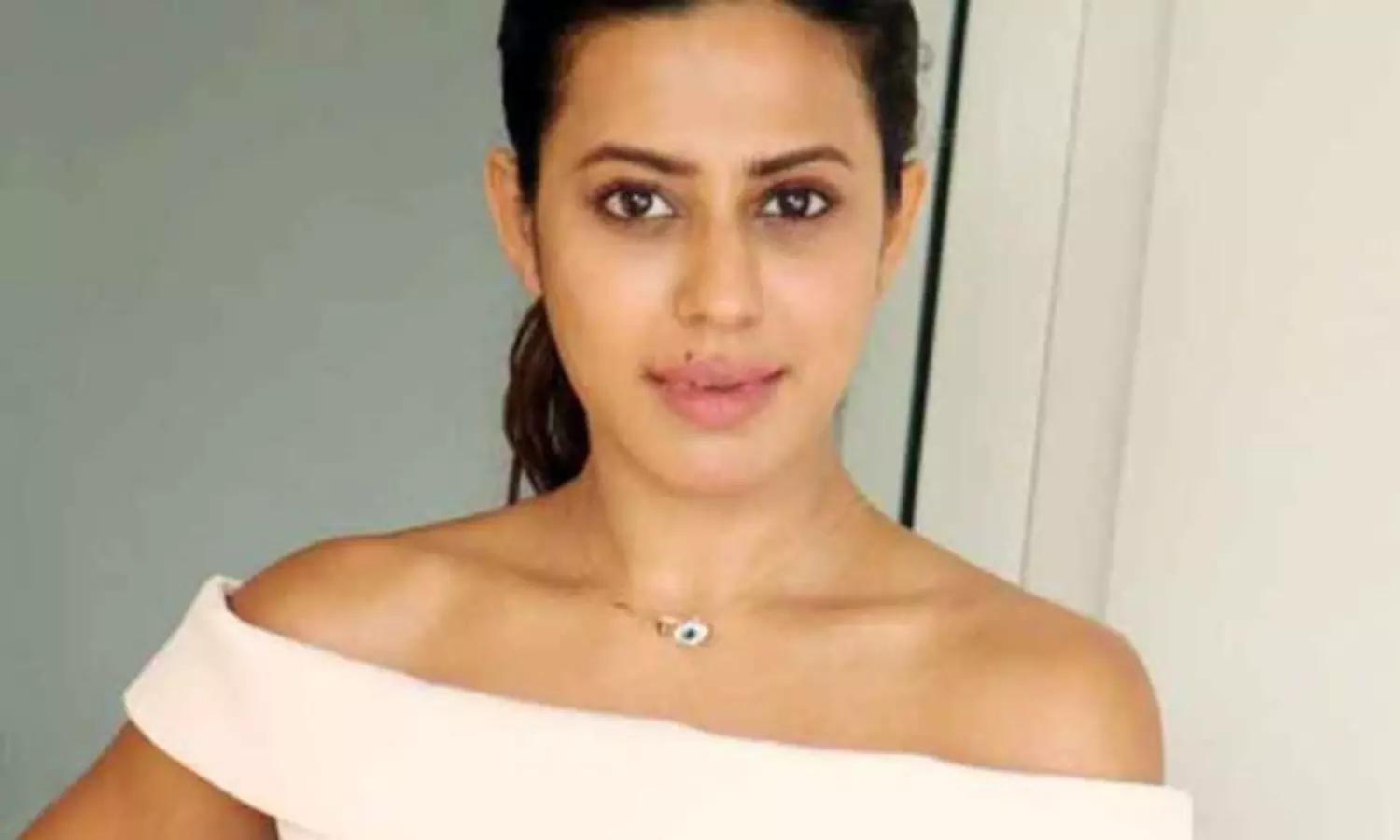 బంగారం స్మగ్లింలో రన్యా తండ్రి సాయం? కానిస్టేబుల్ సాక్ష్యం! బంగారం స్మగ్లింలో రన్యా తండ్రి సాయం? కానిస్టేబుల్ సాక్ష్యం!