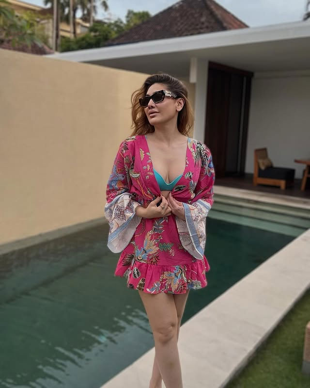 Shefali Jariwalas Trendy Looks Gets All The Love