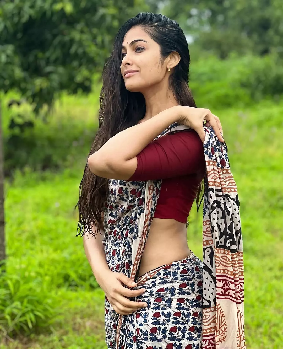 Divi Vadthya�s Style Choices That Keep Fans Hooked Divi Vadthya�s Style Choices That Keep Fans Hooked
