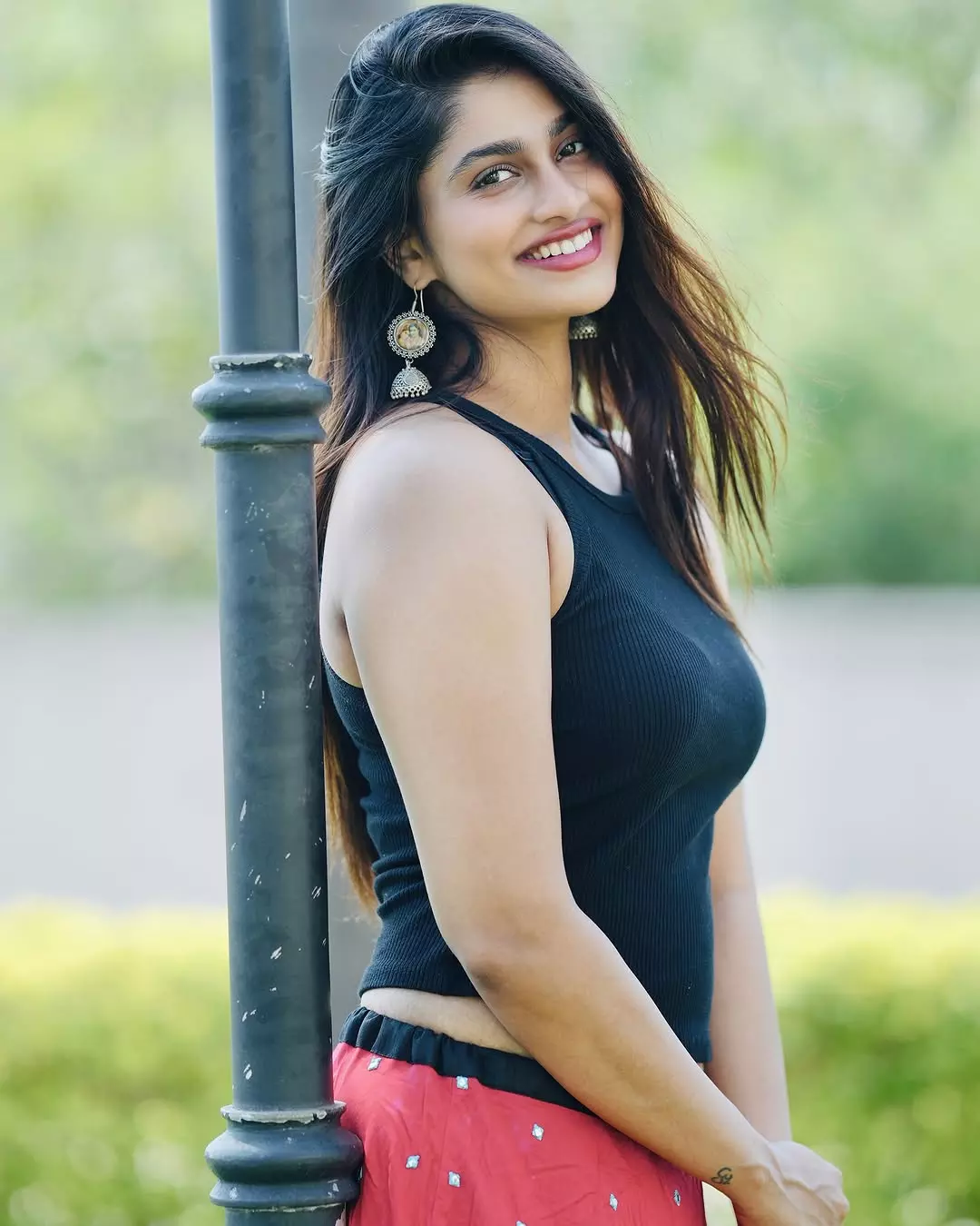 Shivani Narayanan Thicks The Right Box Shivani Narayanan Thicks The Right Box