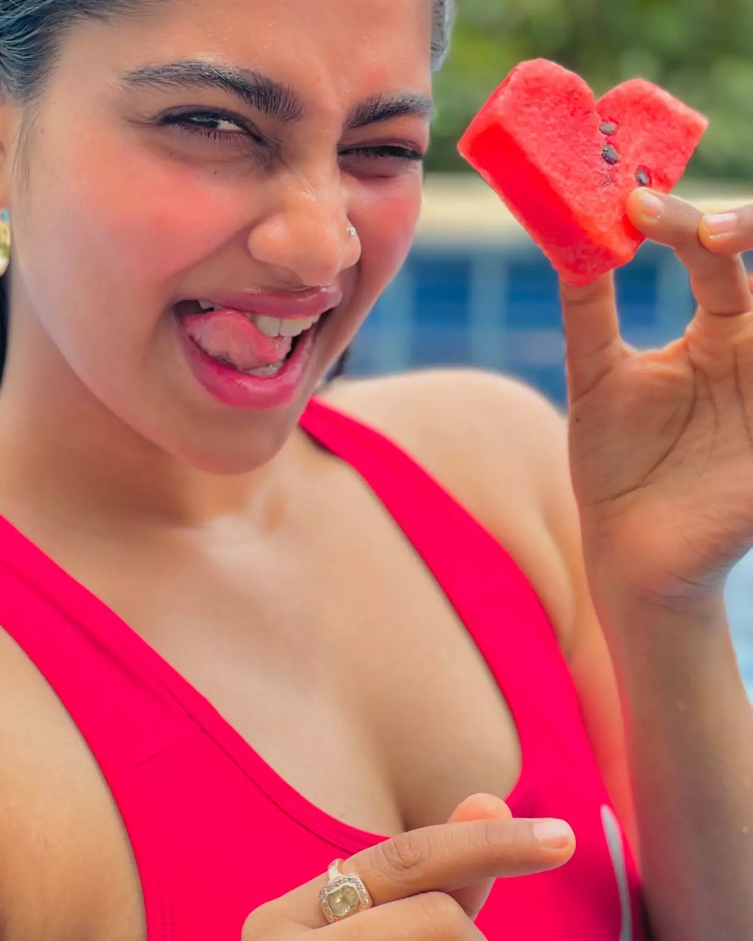 Shivani Narayanan Thicks The Right Box