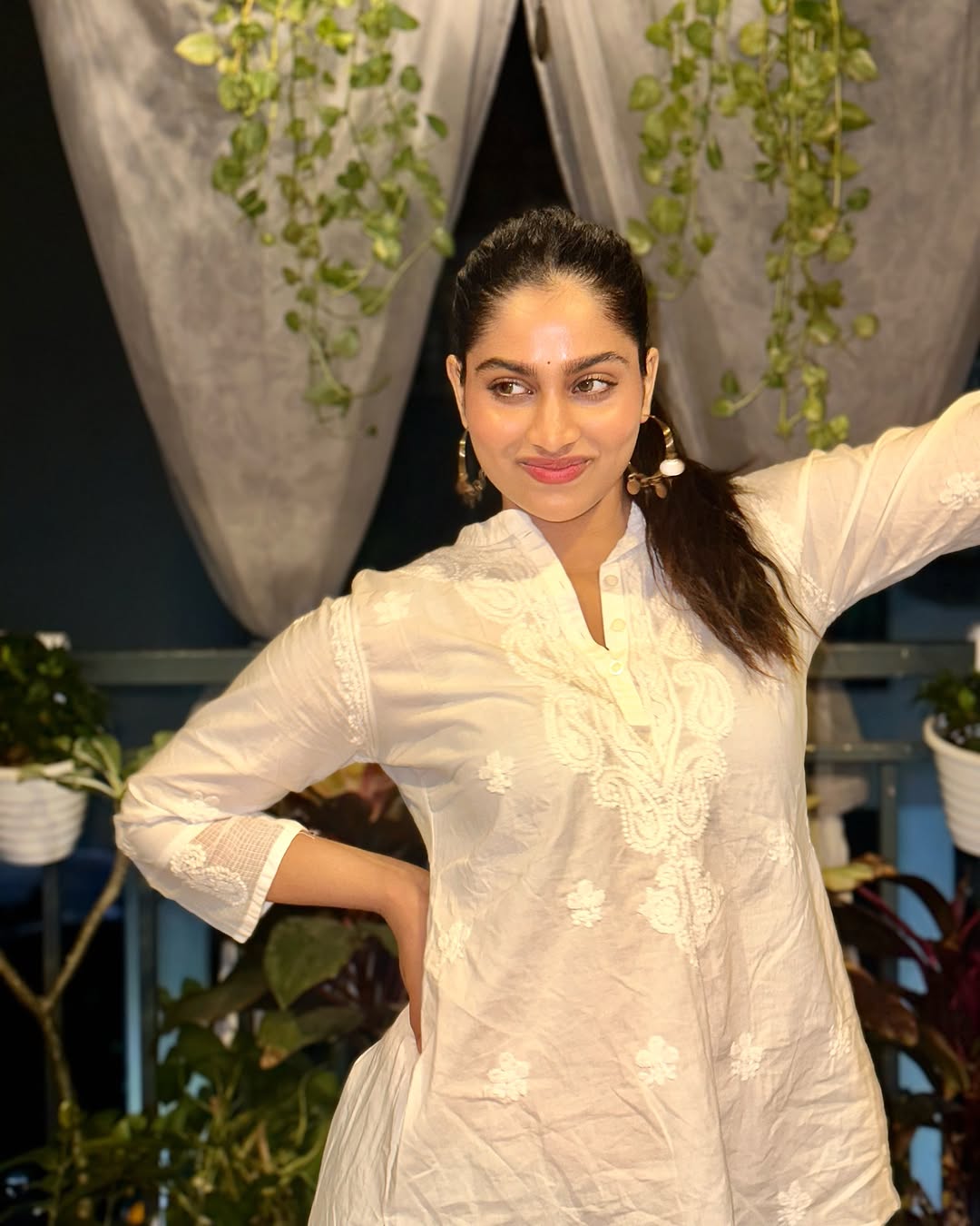 Shivani Narayanan Thicks The Right Box Shivani Narayanan Thicks The Right Box