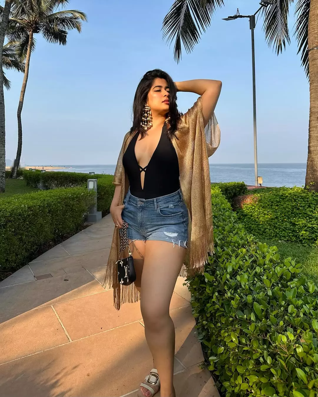 Nikita Sharma Slays the Mirror Selfie