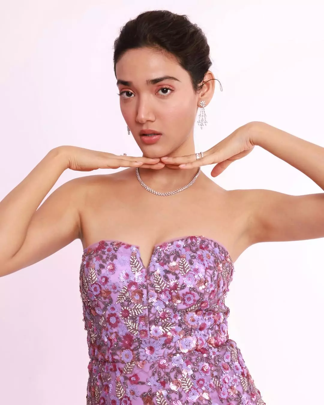 Medha Shankr’s Bold & Beautiful Power Pose