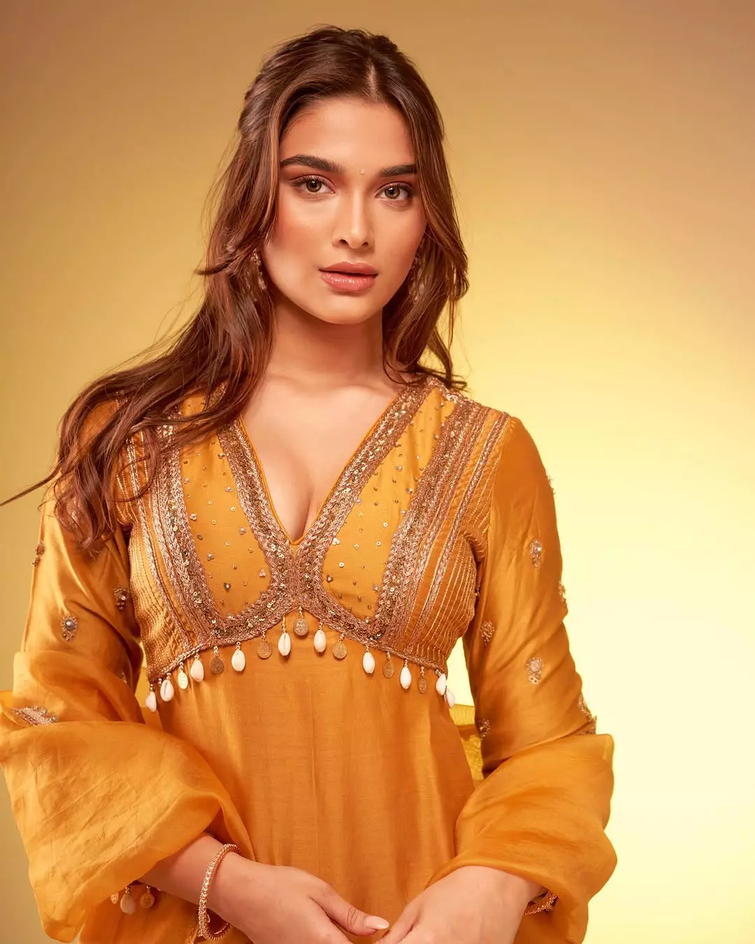 Saiee Manjrekar�s Stunning Glam Look