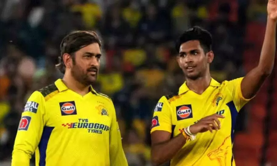 చదువు, సంగీతం వదిలిన యువ మలింగకు ధోనీ హెలికాప్టర్ లిఫ్ట్