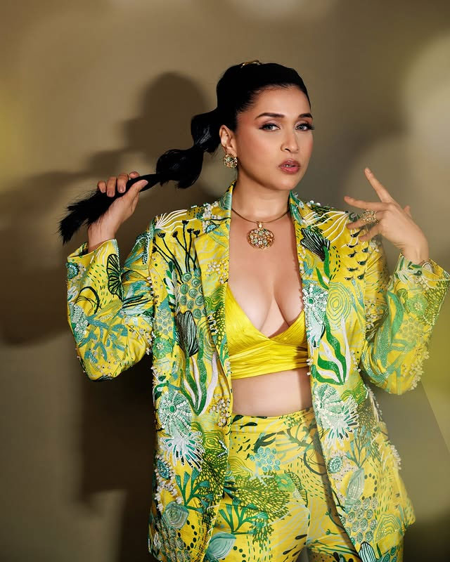 Mannara Chopras Stunning Photos Are a Must-See