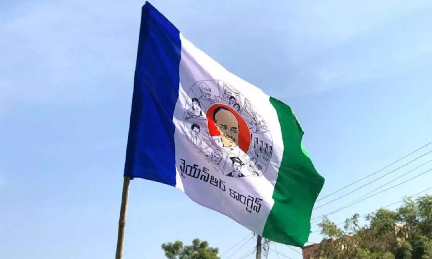 హాట్ టాపిక్ : వైసీపీ పగ్గాలు ఆమెకు ?