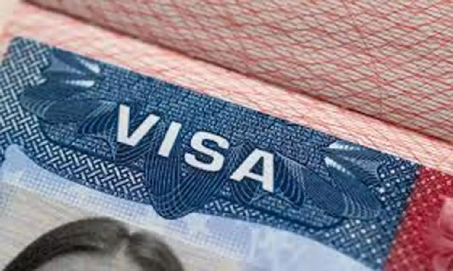 ఆఫ్రికన్ల వీసాల రద్దు.. ట్రంప్ మరో సంచలనం