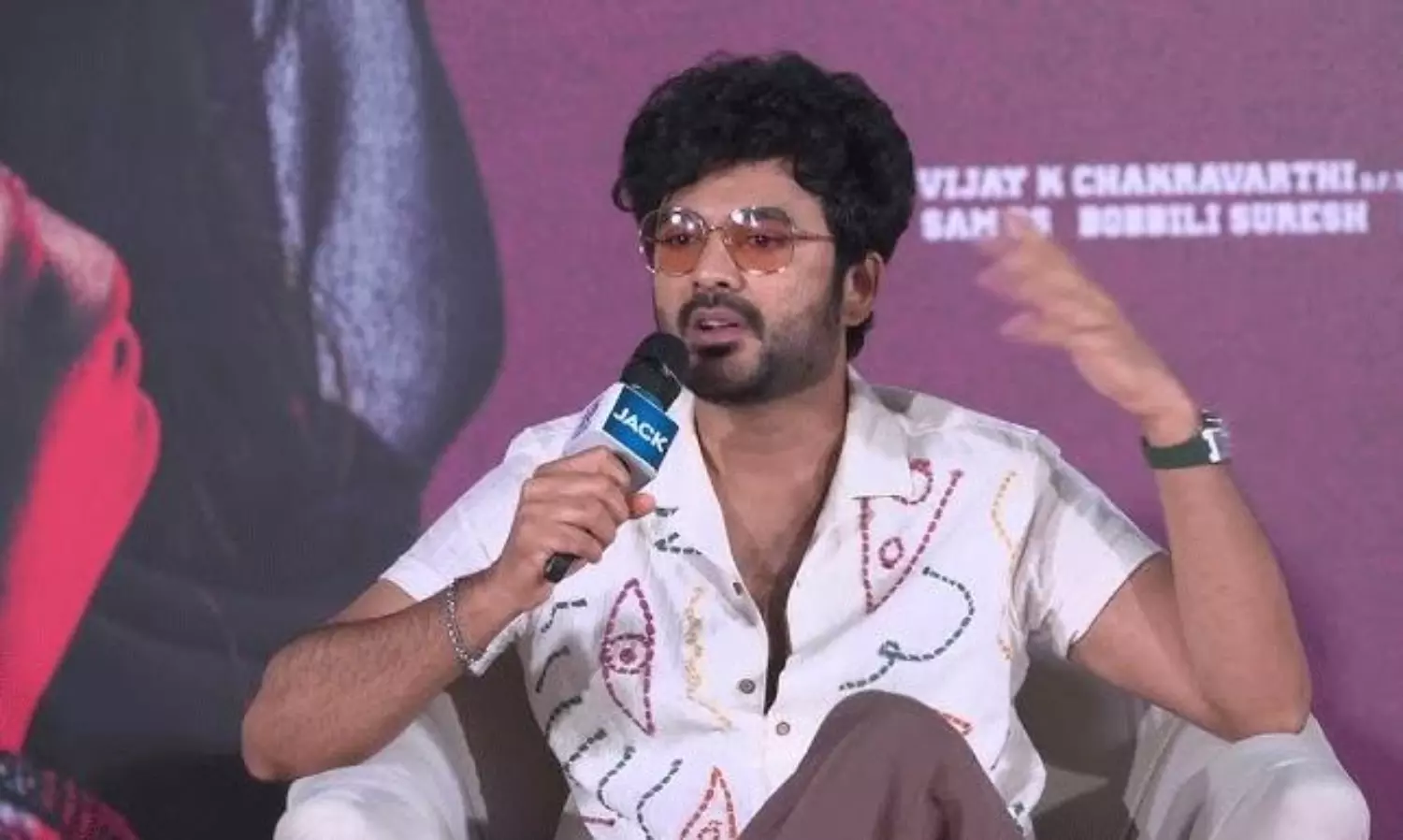 అవును మేం కొట్టుకున్నాం.. సిద్ధు మరోసారి క్లారిటీ!