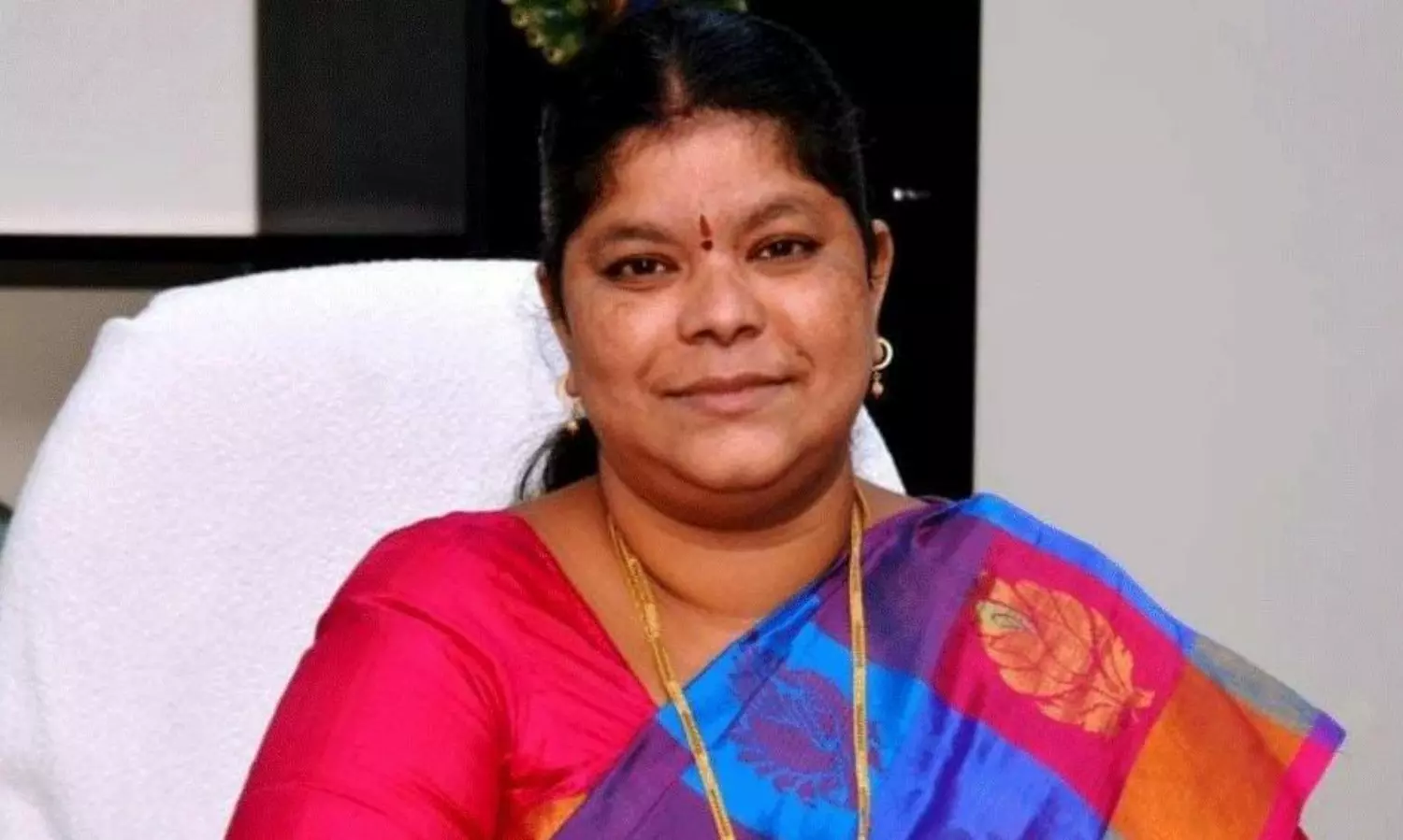 Visakhapatnam Politics Heat Up No-Confidence Motion In Mayor Visakhapatnam Politics Heat Up No-Confidence Motion In Mayor