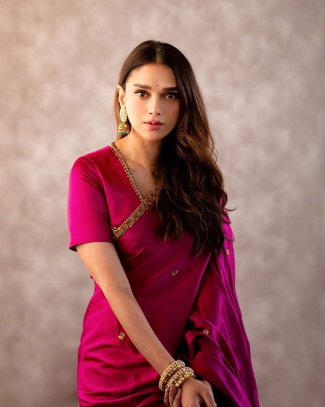 Aditi Rao Hydari’s looks royal in saree