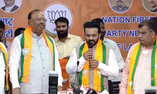 Cricketer Kedar Jadhav Begins New Innings in Politics