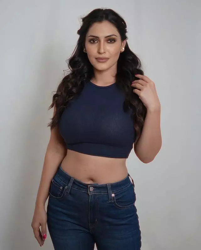 Shivangi Vermas Fashion: Where Simplicity Meets Perfection