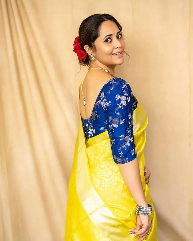 Anasuya Slays in Saree and Casuals with Effortless Charm Anasuya Slays in Saree and Casuals with Effortless Charm