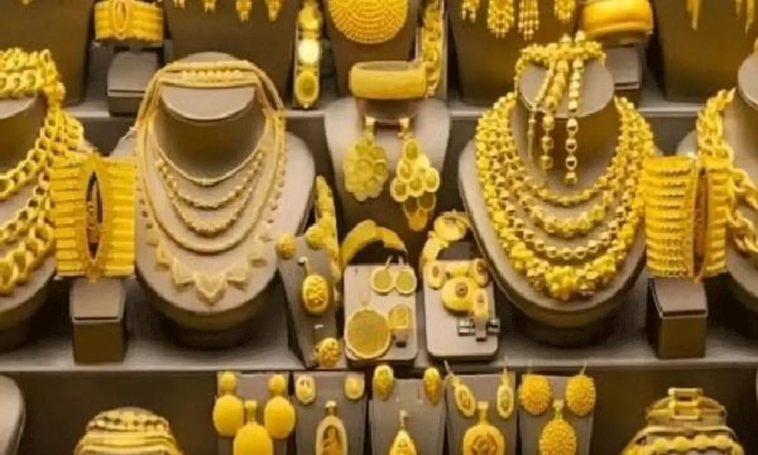 Gold Prices Skyrocket in Market