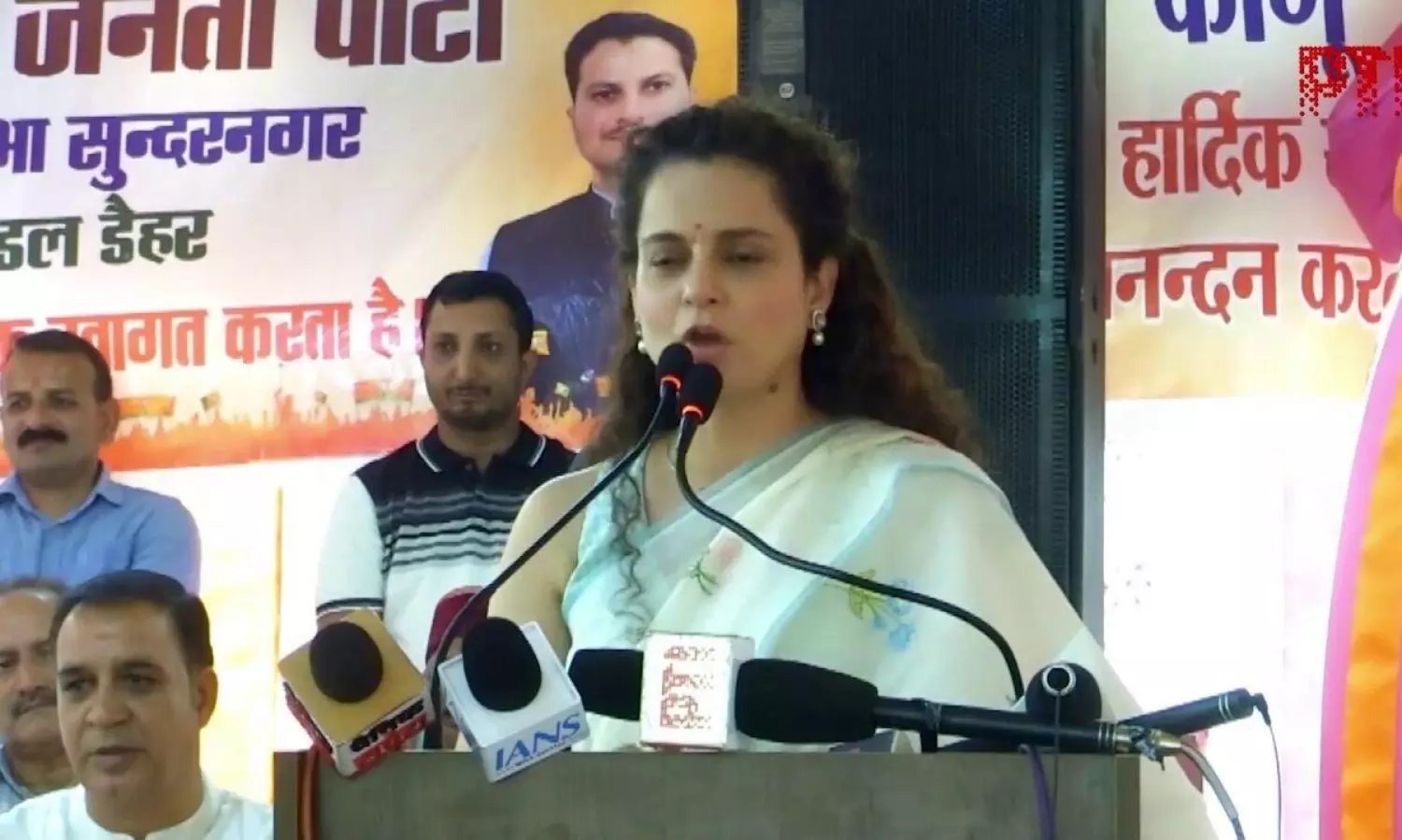 కాంగ్రెస్ నేతలు బ్రిటీష్ వారి పిల్లలే.. కంగనా రనౌత్ తీవ్ర వ్యాఖ్యలు